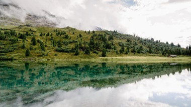 Mazgāšana ar ūdeni – kā Geberit AquaClean palīdz ietaupīt ūdeni